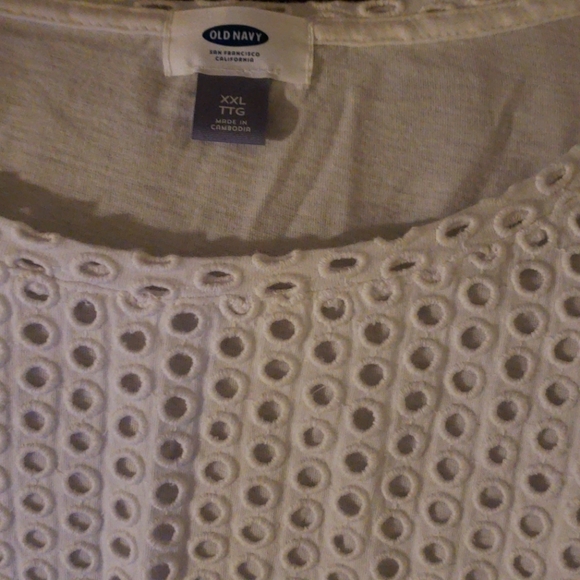 Cute old navy ladies shirt - Picture 2 of 3